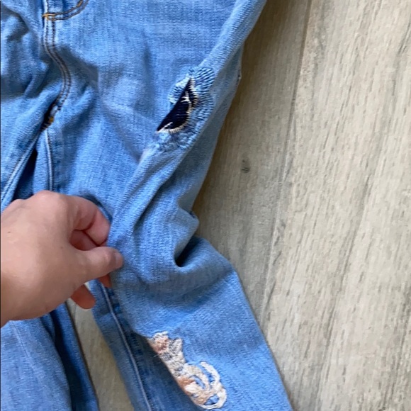 The LOFT Flower Embroidered Jeans - Picture 6 of 8